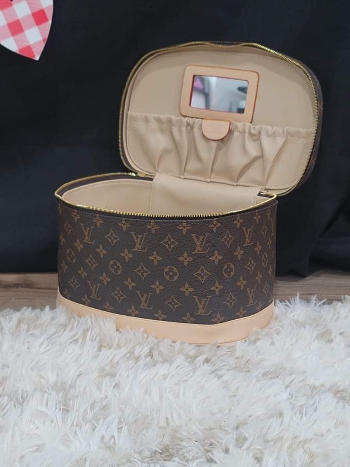 PRE-ORDER DELUXE VANITY CASE