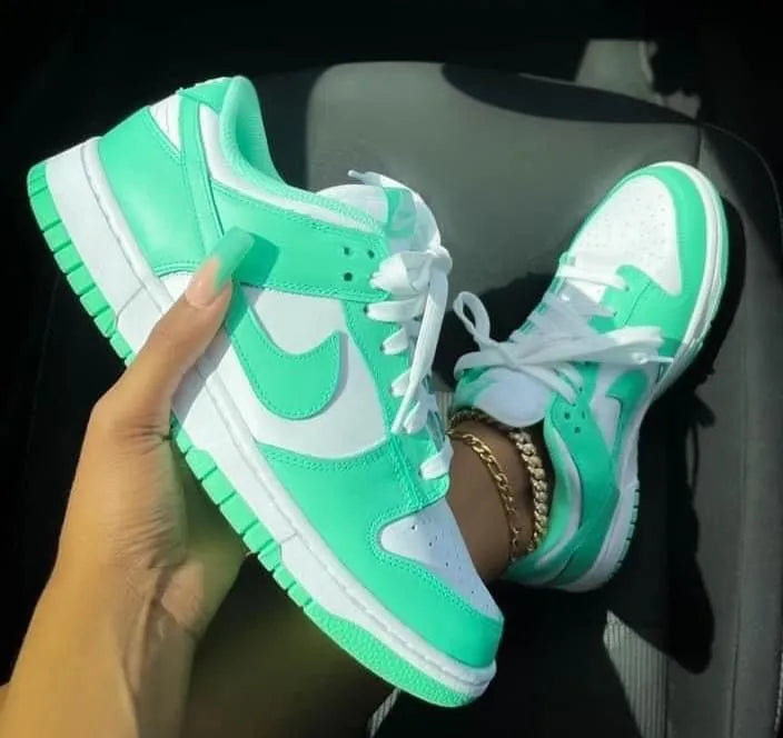 Preorder Mint Nke Dunks